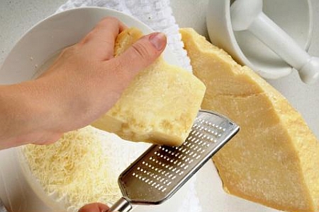 RĂZĂTOARE BRÂNZĂ