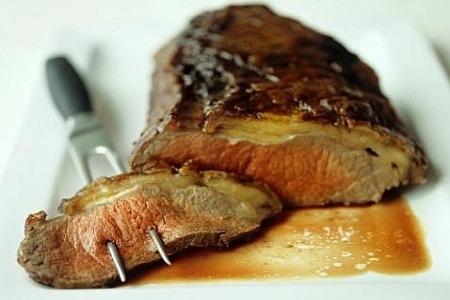 Furculiţă servit carne
