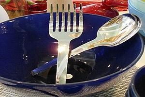 servit salată, legume