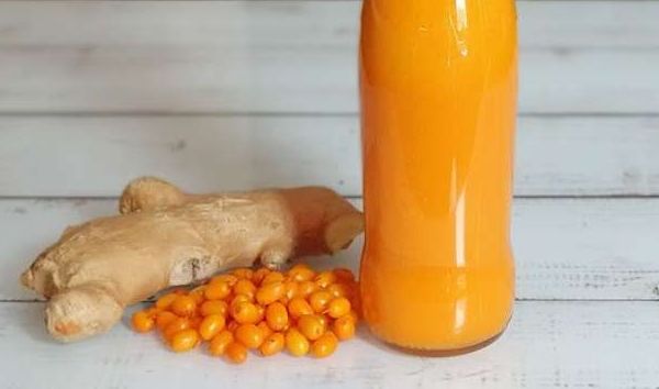 Sea buckthorn juice with honey and ginger