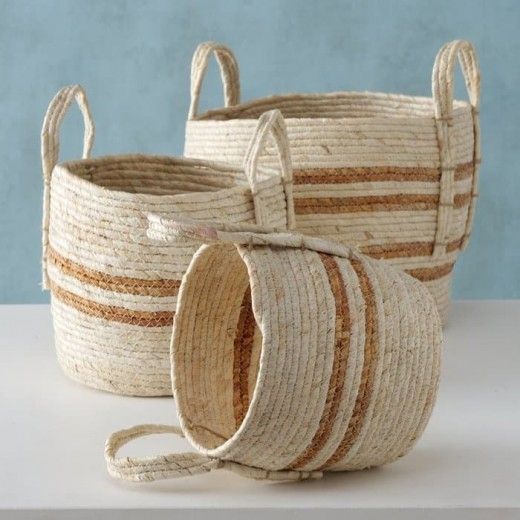 STORAGE BASKET, FROM CORN LEAF